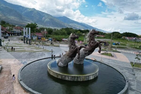 Taman Patung Kuda Lasoso