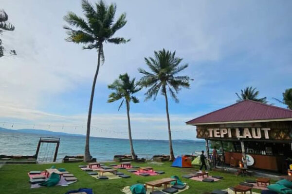 Wisata Tepi Laut Palu