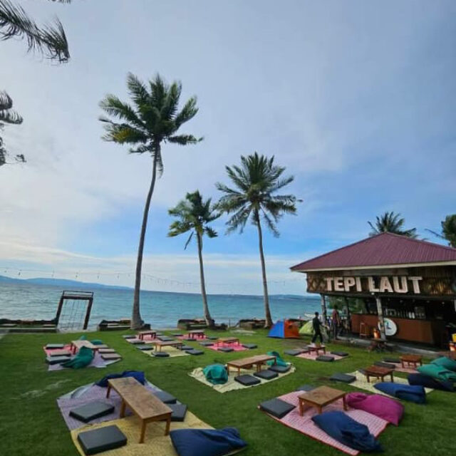 Wisata Tepi Laut Palu